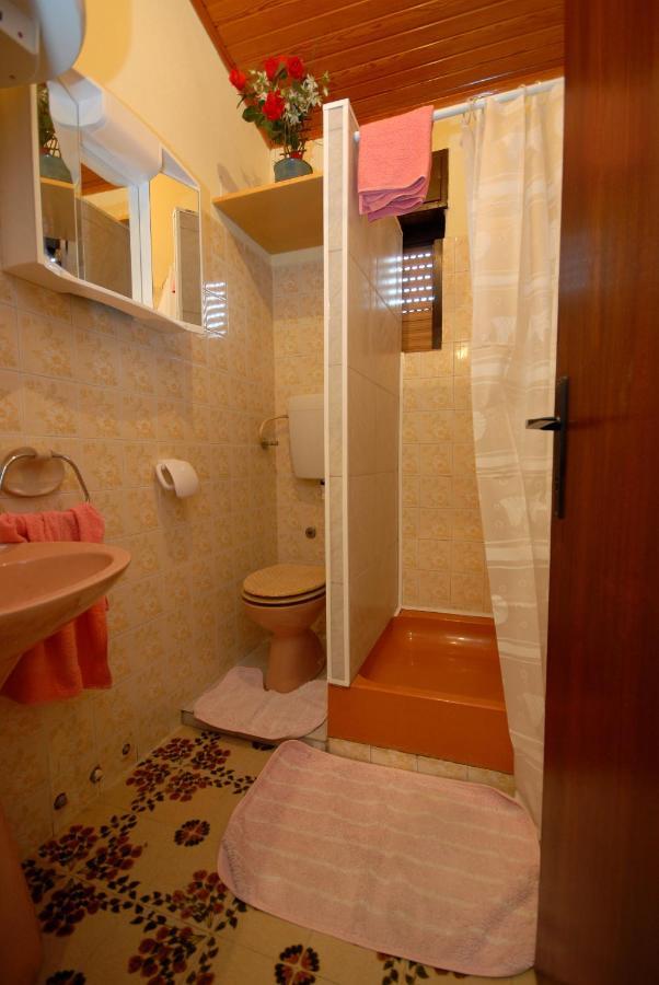 Apartments And Rooms With A Swimming Pool Kali, Ugljan - 14083 Exterior foto