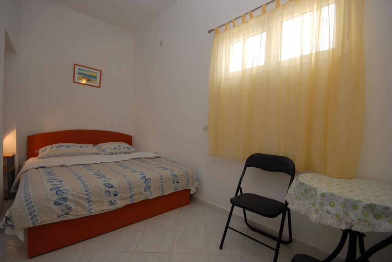 Apartments And Rooms With A Swimming Pool Kali, Ugljan - 14083 Exterior foto