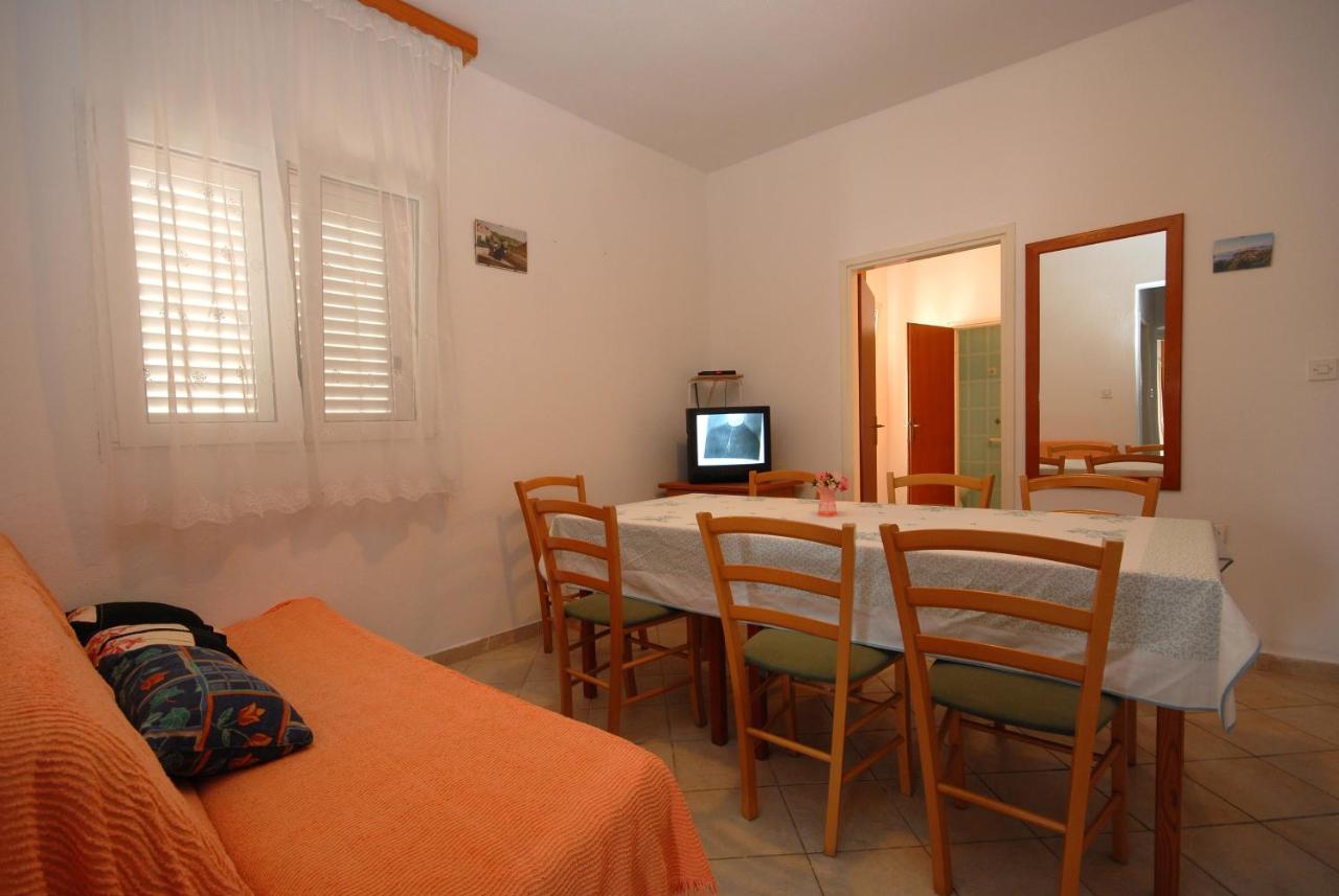 Apartments And Rooms With A Swimming Pool Kali, Ugljan - 14083 Exterior foto